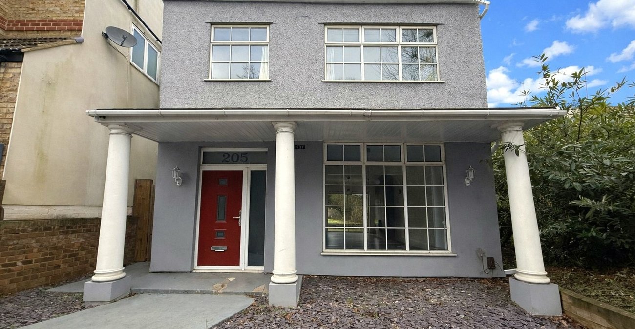 4 bedroom house for sale in Shooters Hill | Robinson Jackson