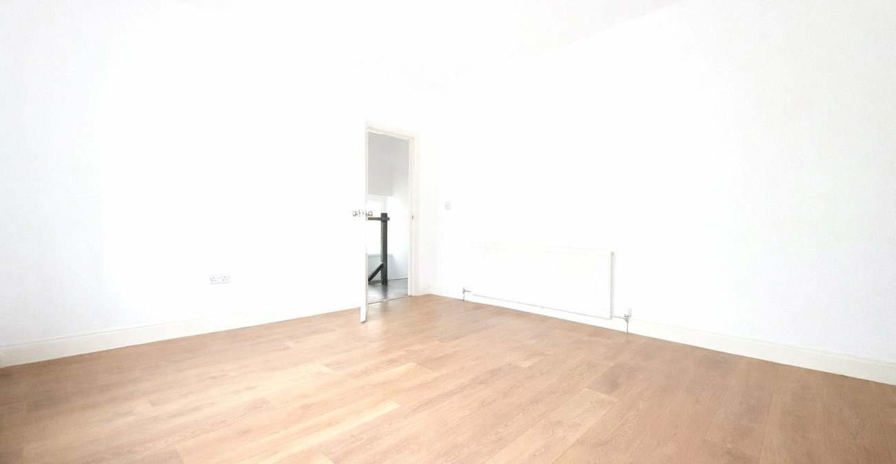 4 bedroom house for sale in Shooters Hill | Robinson Jackson