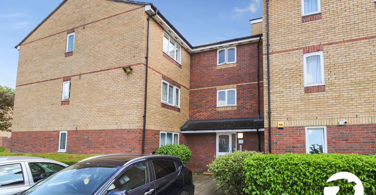 2 bedroom property for sale in Belvedere | Robinson Jackson