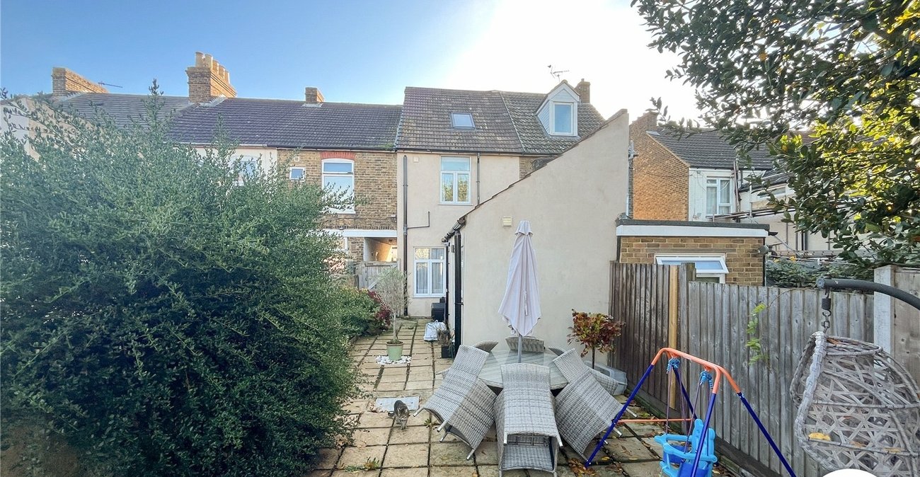 2 bedroom house for sale in Sittingbourne | Robinson Michael & Jackson