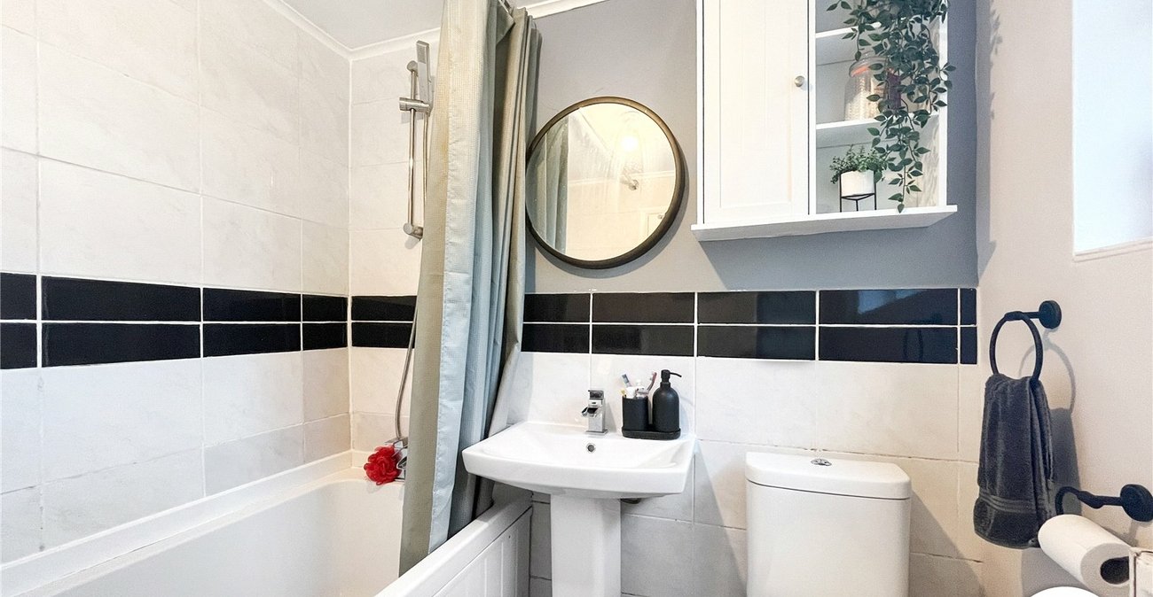 2 bedroom house for sale in Sittingbourne | Robinson Michael & Jackson