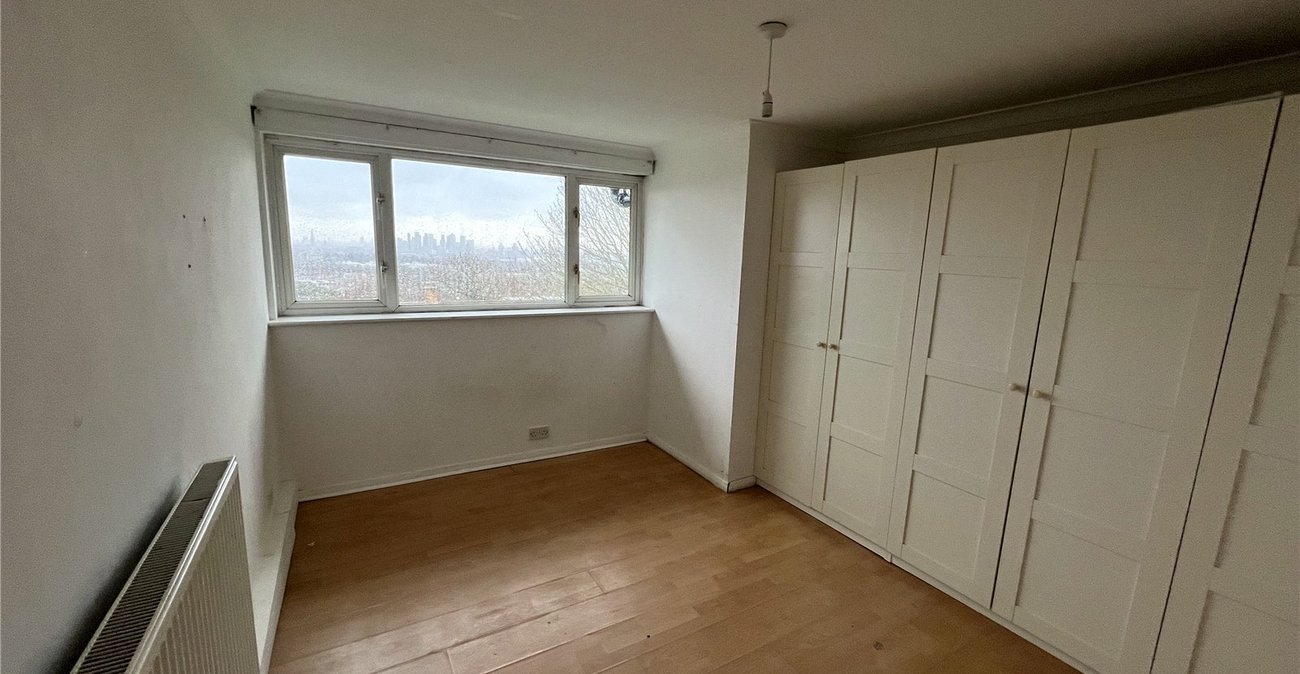 2 bedroom property for sale in London | Robinson Jackson