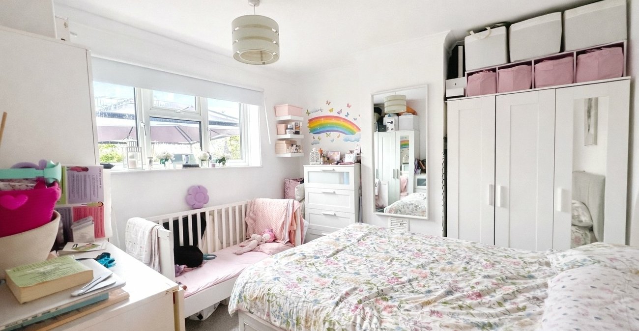 2 bedroom property for sale in London | Robinson Jackson