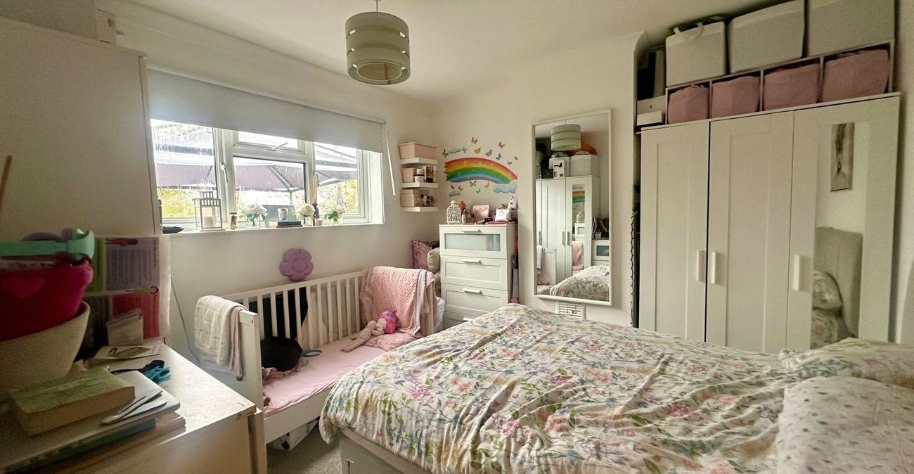 2 bedroom property for sale in London | Robinson Jackson