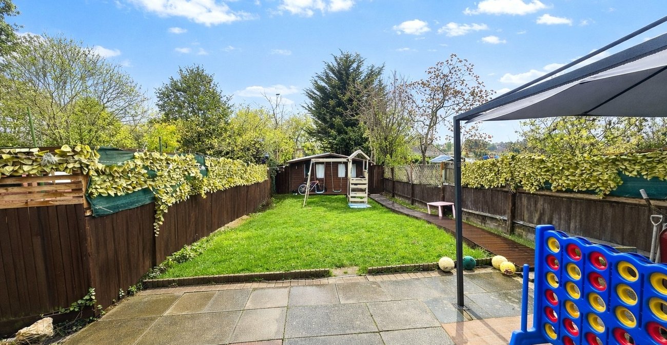 2 bedroom property for sale in London | Robinson Jackson