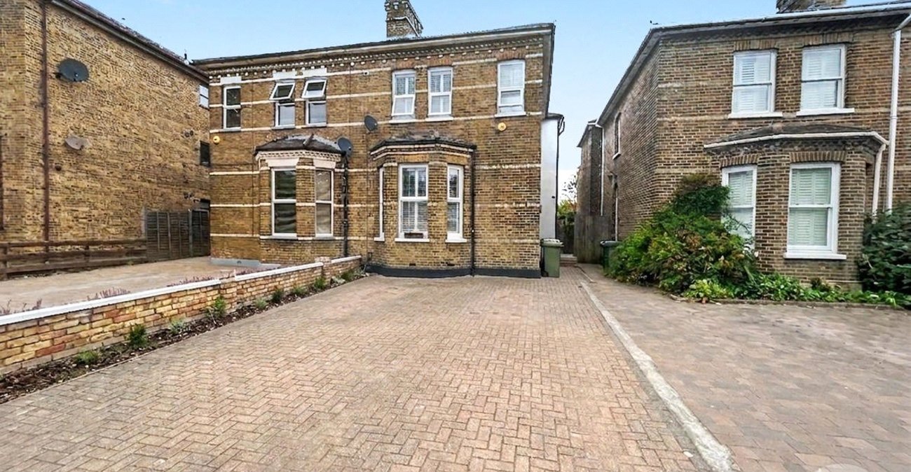 4 bedroom house for sale in Sidcup | Robinson Jackson