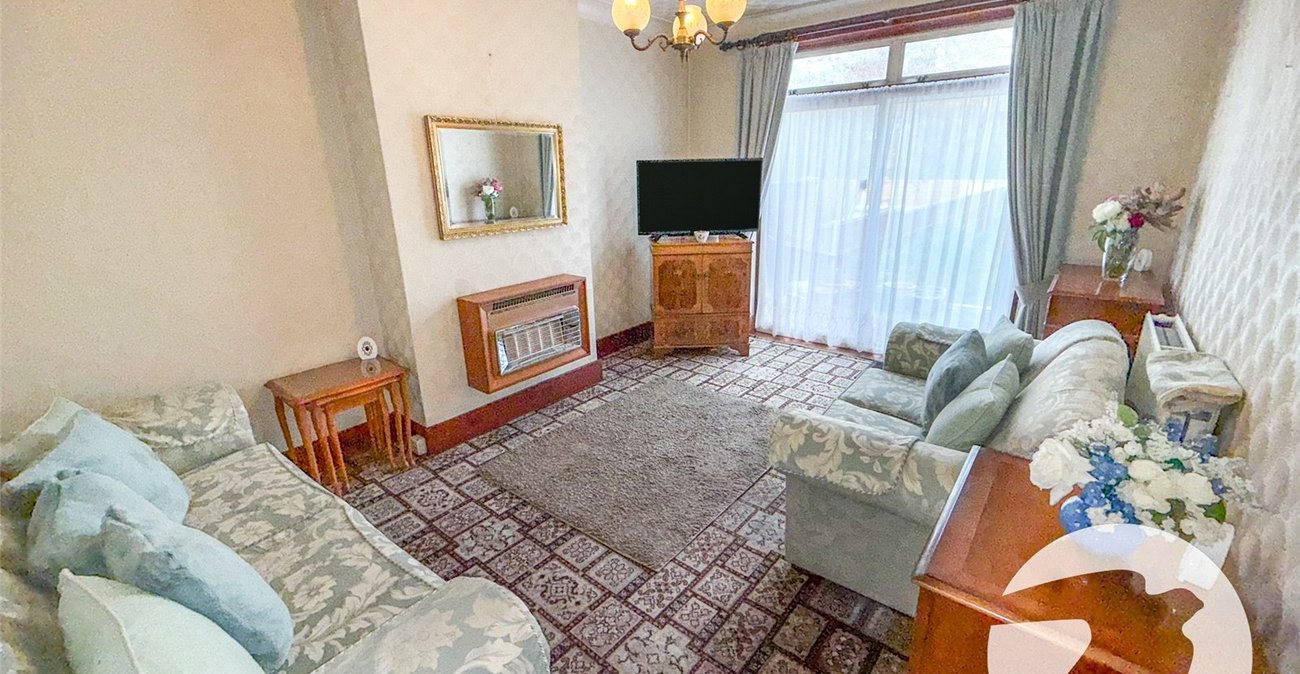 3 bedroom house for sale in London | Robinson Jackson