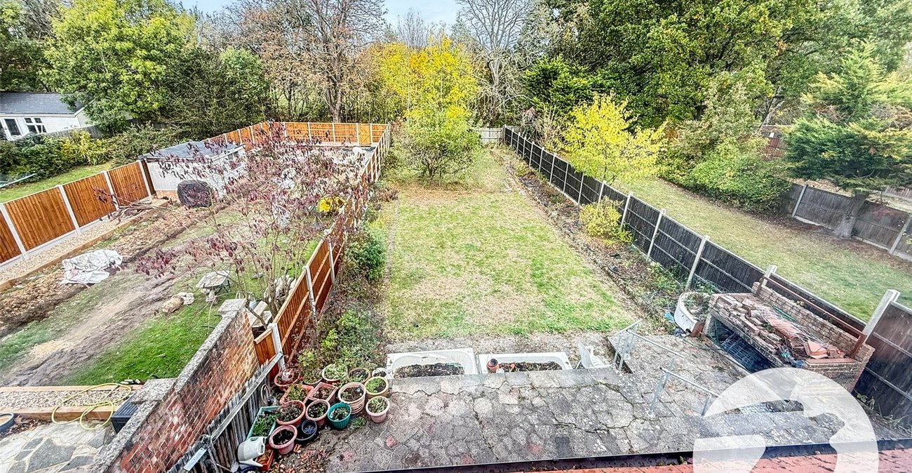 3 bedroom house for sale in London | Robinson Jackson