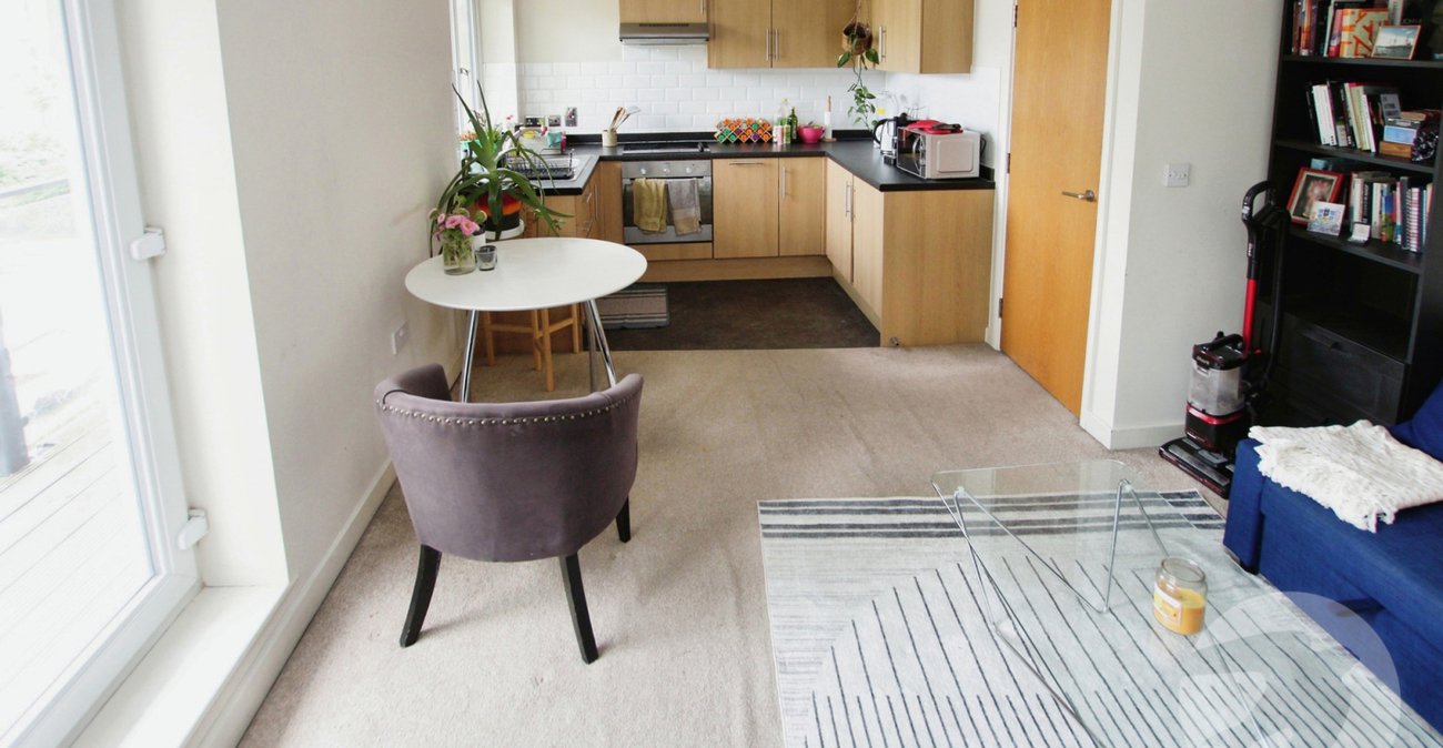 2 bedroom property for sale in London | Robinson Jackson