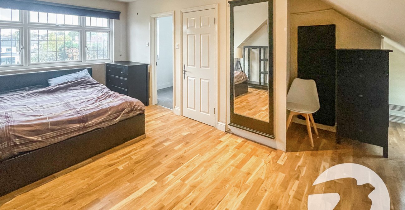 4 bedroom house for sale in London | Robinson Jackson