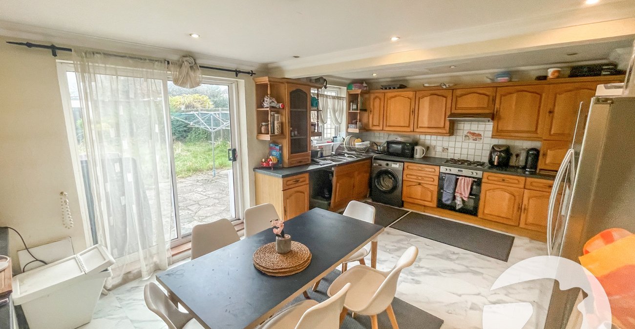 4 bedroom house for sale in London | Robinson Jackson