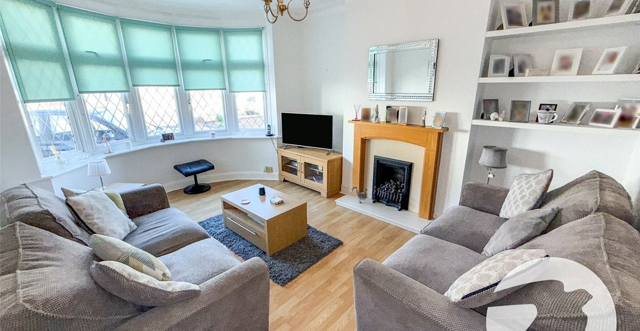 3 bedroom house for sale in London | Robinson Jackson