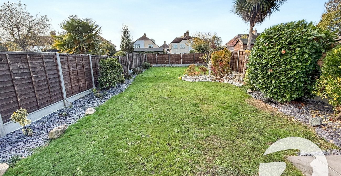 3 bedroom house for sale in London | Robinson Jackson