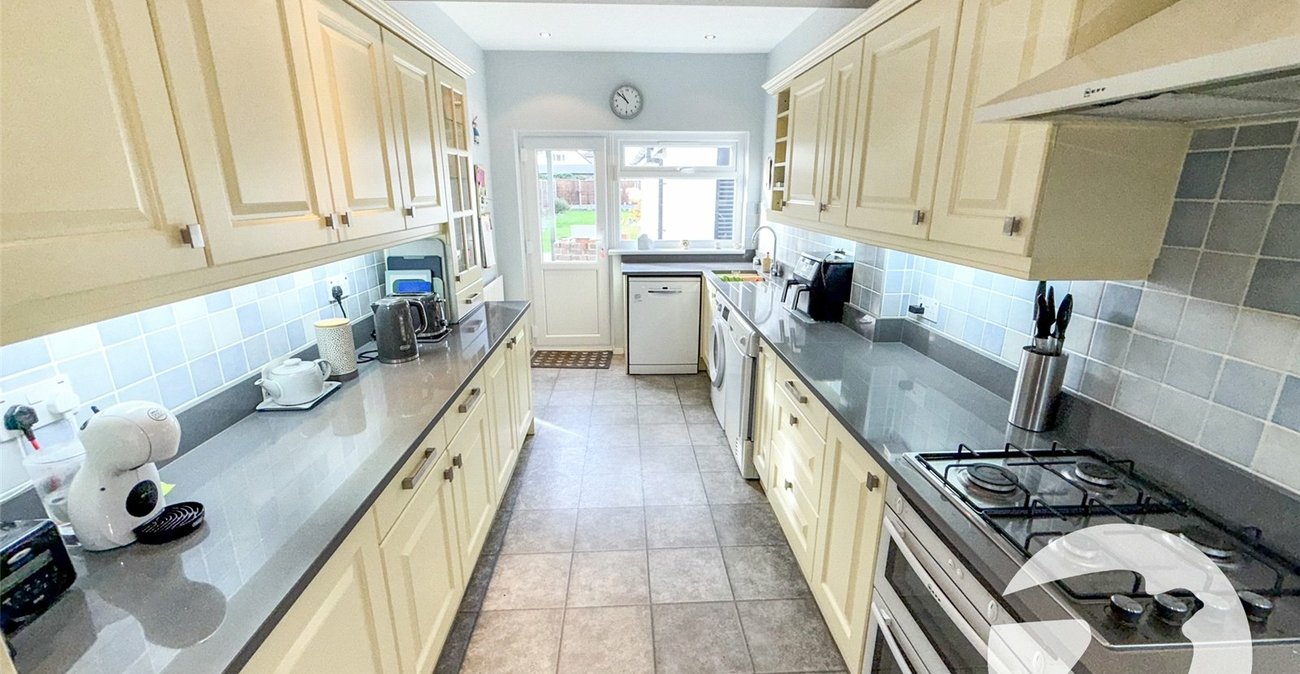 3 bedroom house for sale in London | Robinson Jackson