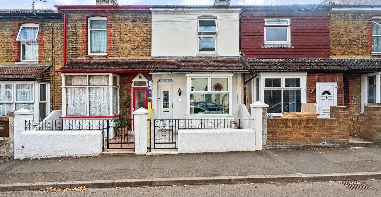 2 bedroom house for sale in Gillingham | Robinson Michael & Jackson
