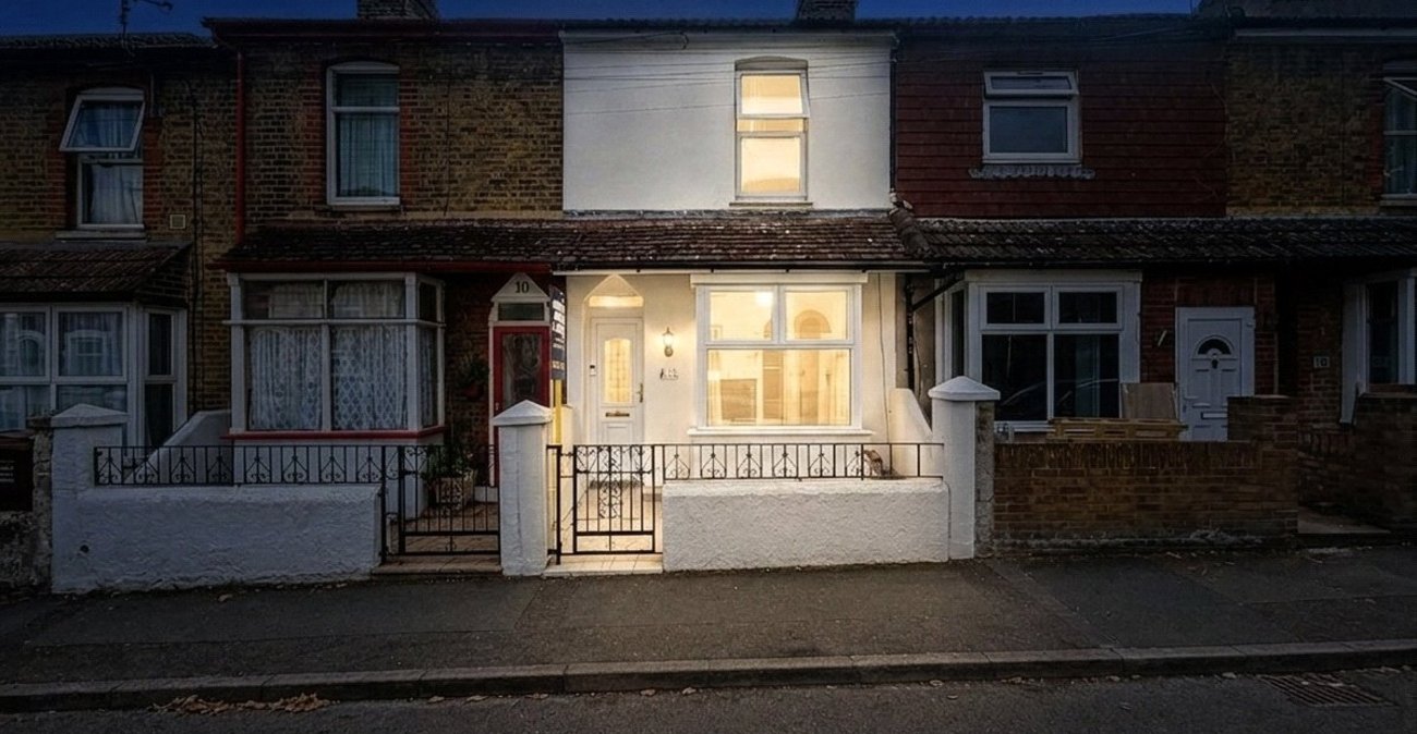 2 bedroom house for sale in Gillingham | Robinson Michael & Jackson