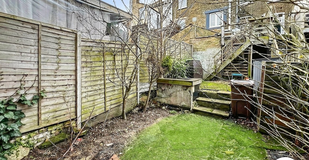 2 bedroom house for sale in Rochester | Robinson Michael & Jackson