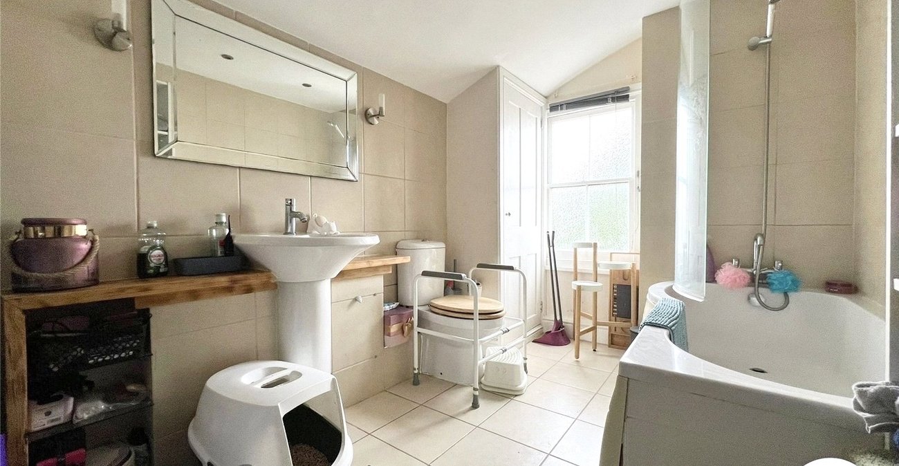 2 bedroom house for sale in Rochester | Robinson Michael & Jackson