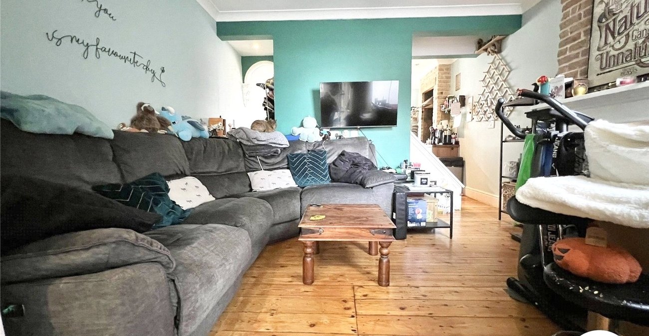 2 bedroom house for sale in Rochester | Robinson Michael & Jackson