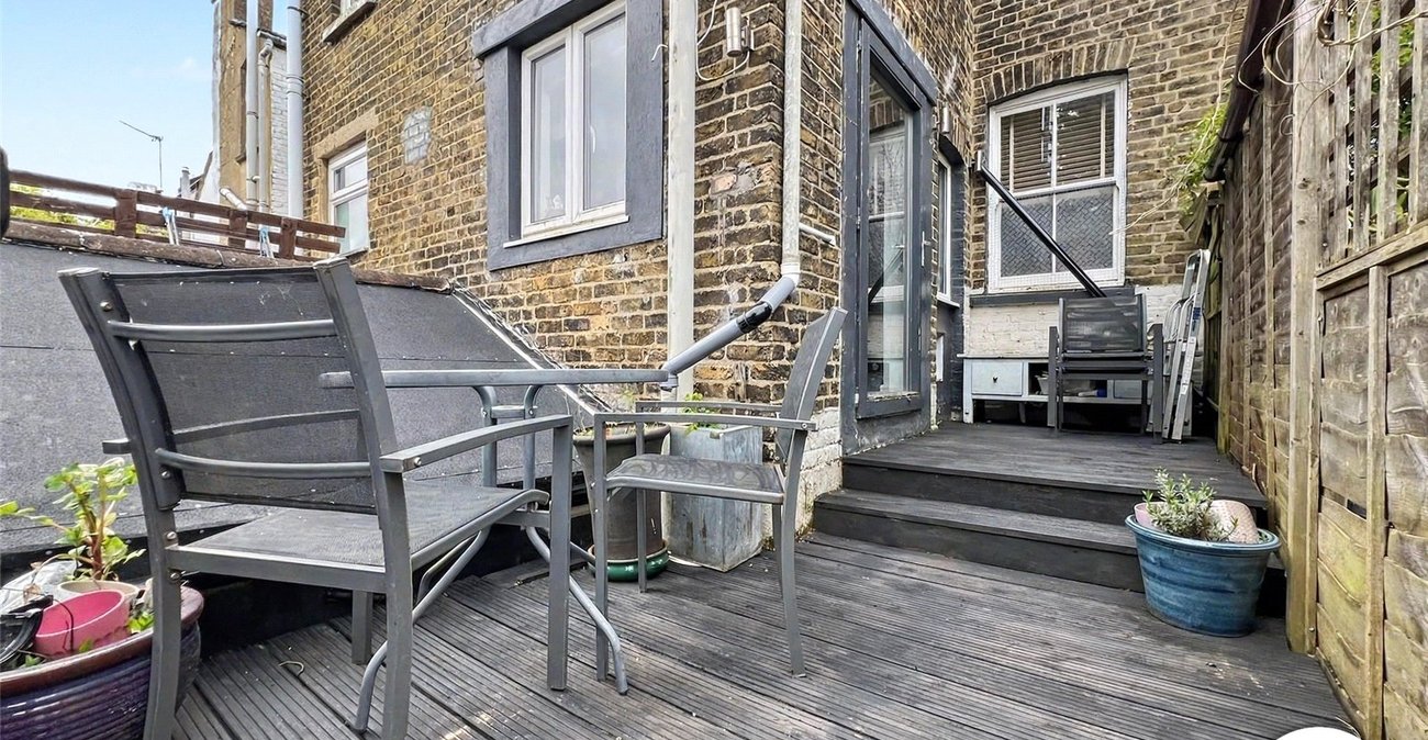 2 bedroom house for sale in Rochester | Robinson Michael & Jackson
