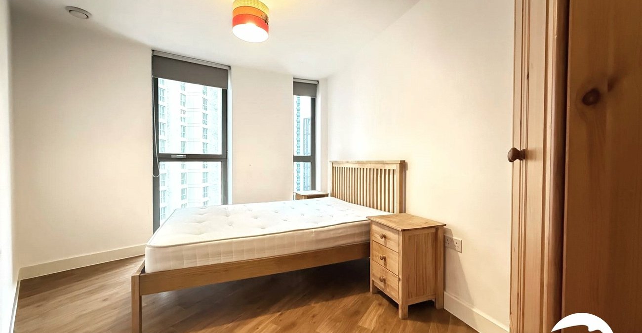 2 bedroom property for sale in 2 Cornmill Lane | Robinson Jackson