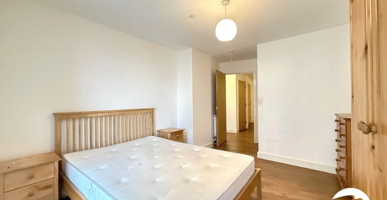 2 bedroom property for sale in 2 Cornmill Lane | Robinson Jackson