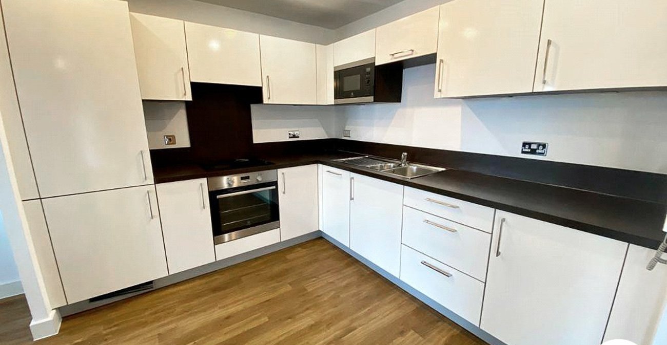 2 bedroom property for sale in 2 Cornmill Lane | Robinson Jackson