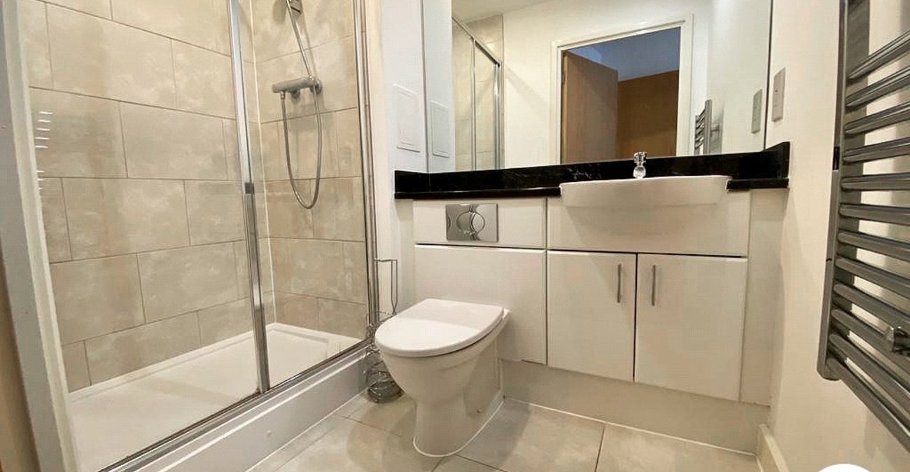 2 bedroom property for sale in 2 Cornmill Lane | Robinson Jackson