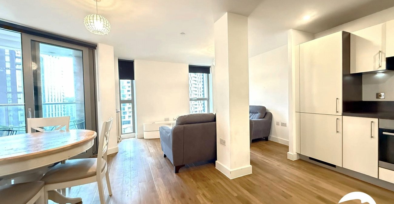 2 bedroom property for sale in 2 Cornmill Lane | Robinson Jackson