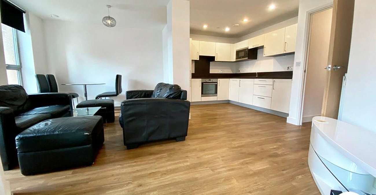 2 bedroom property for sale in 2 Cornmill Lane | Robinson Jackson