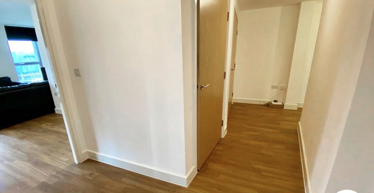 2 bedroom property for sale in 2 Cornmill Lane | Robinson Jackson