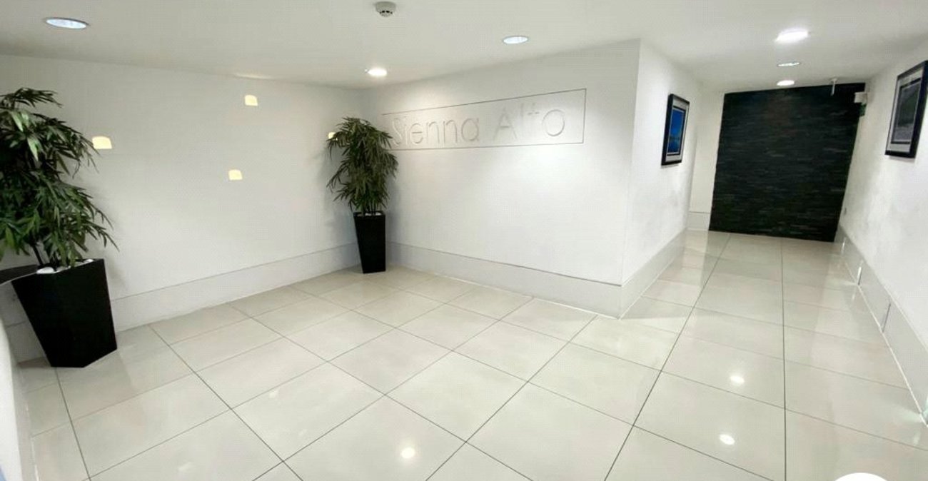 2 bedroom property for sale in 2 Cornmill Lane | Robinson Jackson