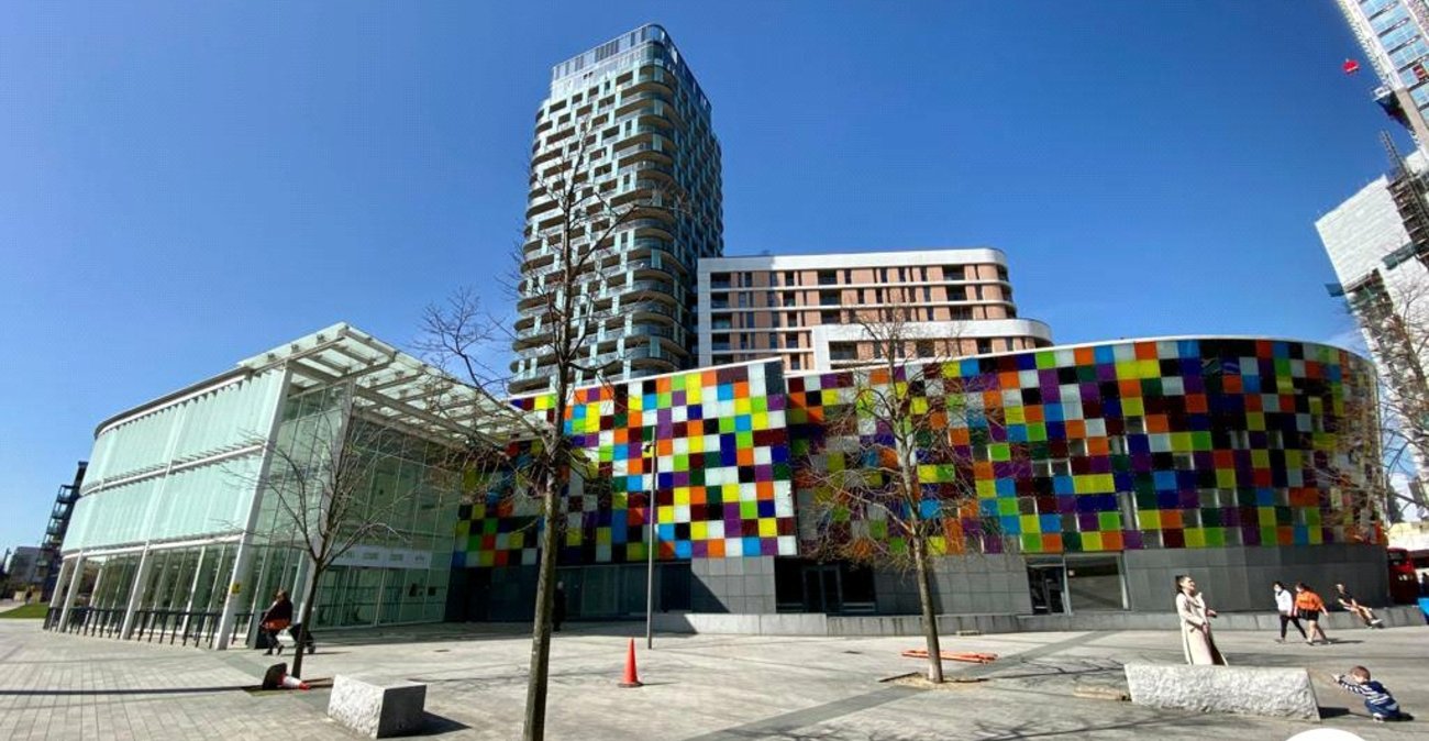 2 bedroom property for sale in 2 Cornmill Lane | Robinson Jackson