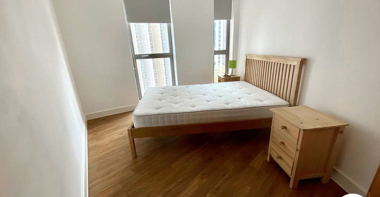 2 bedroom property for sale in 2 Cornmill Lane | Robinson Jackson