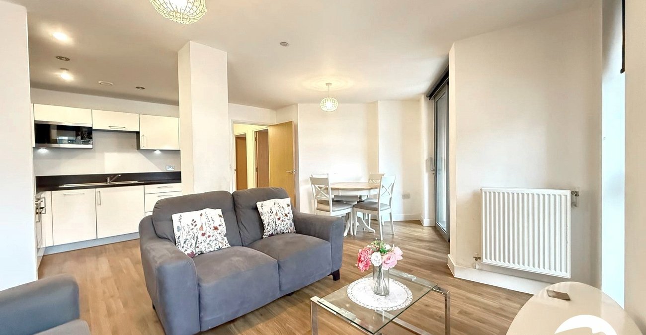 2 bedroom property for sale in 2 Cornmill Lane | Robinson Jackson