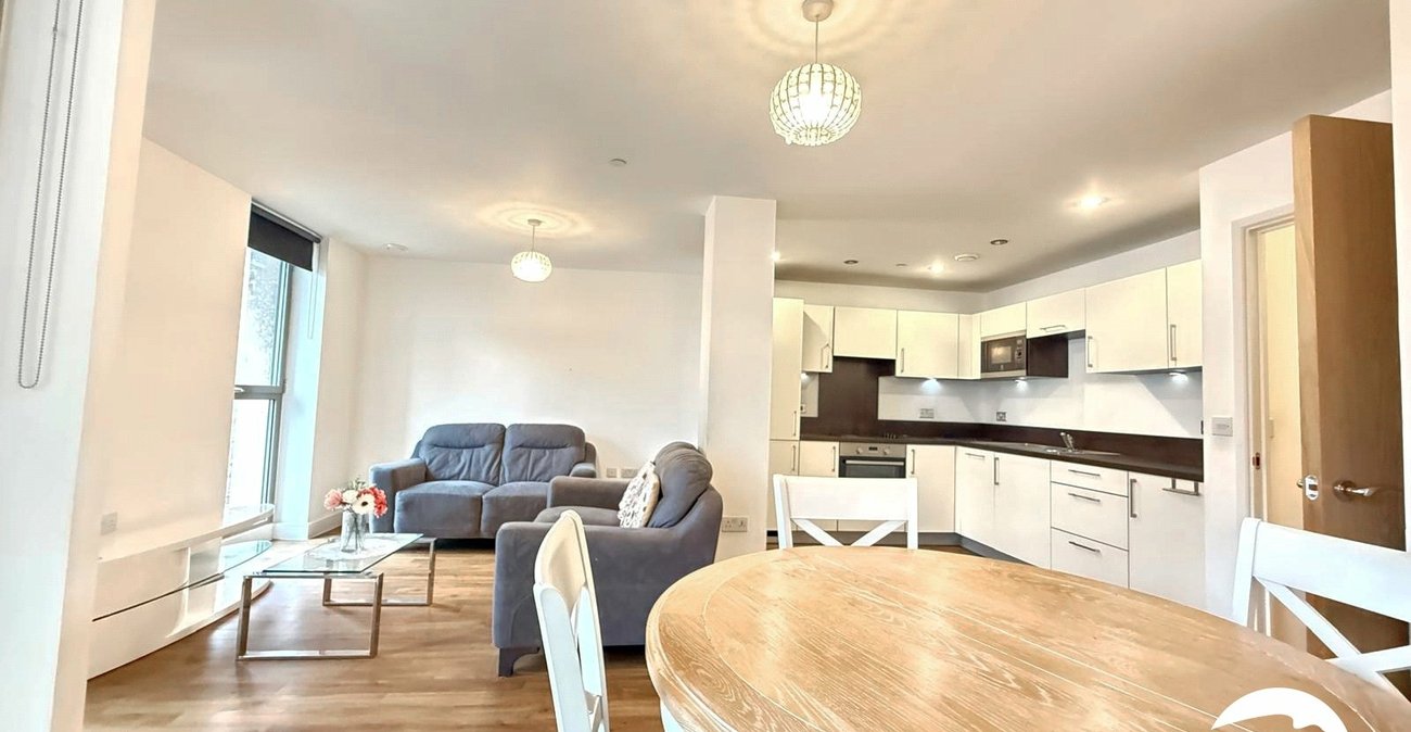 2 bedroom property for sale in 2 Cornmill Lane | Robinson Jackson