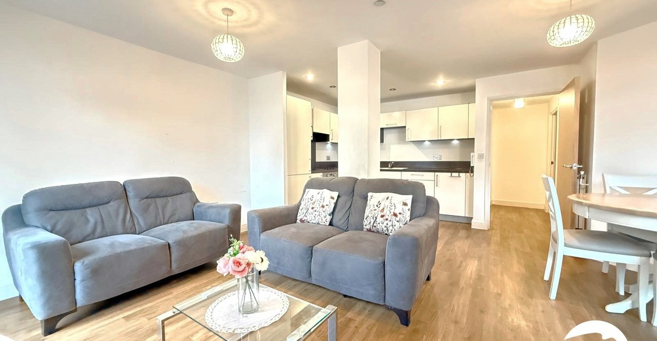 2 bedroom property for sale in 2 Cornmill Lane | Robinson Jackson