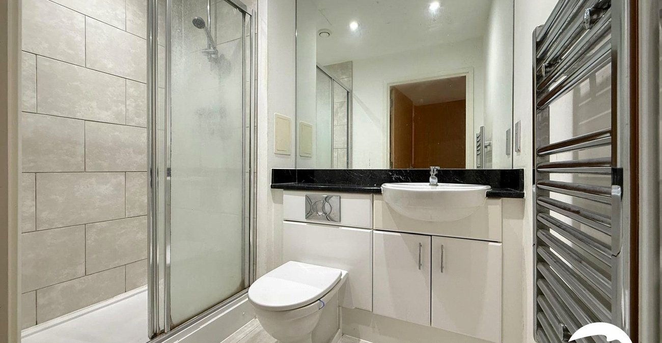 2 bedroom property for sale in 2 Cornmill Lane | Robinson Jackson