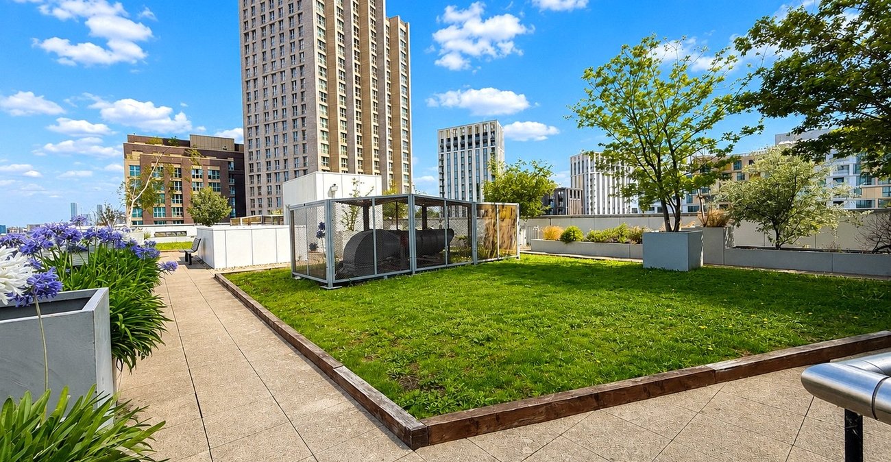 2 bedroom property for sale in 2 Cornmill Lane | Robinson Jackson