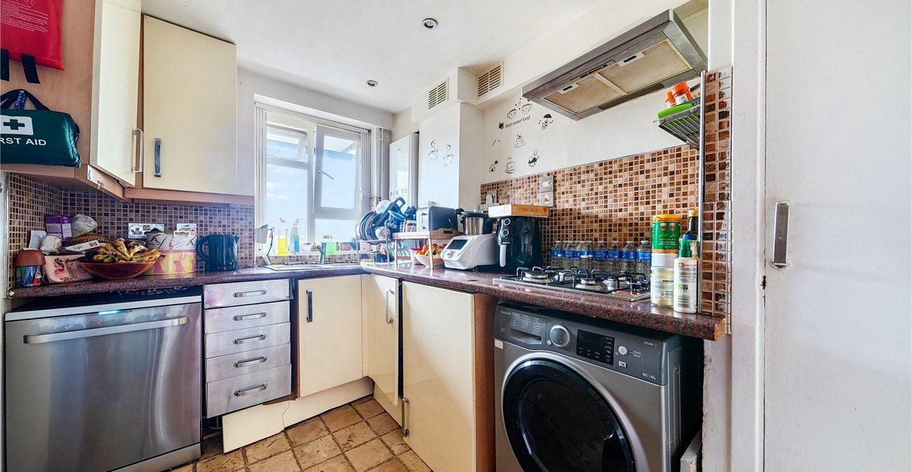 2 bedroom property for sale in Sydenham Hill | Robinson Jackson