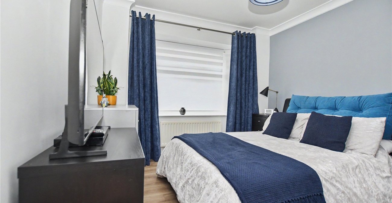 2 bedroom bungalow for sale in Bexleyheath | Robinson Jackson