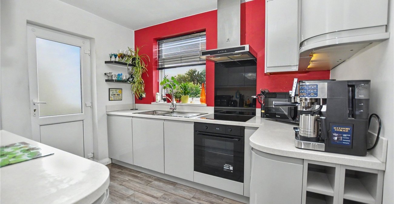 2 bedroom bungalow for sale in Bexleyheath | Robinson Jackson