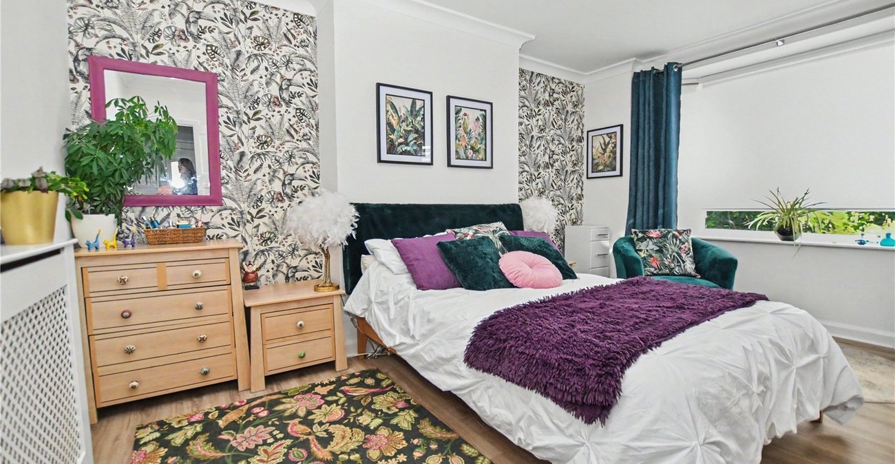 2 bedroom bungalow for sale in Bexleyheath | Robinson Jackson