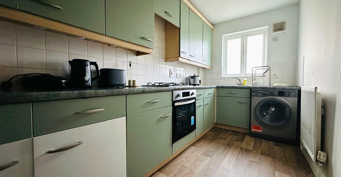 4 bedroom house for sale in London | Robinson Jackson