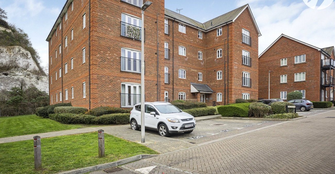 1 bedroom property for sale in Rochester | Robinson Michael & Jackson