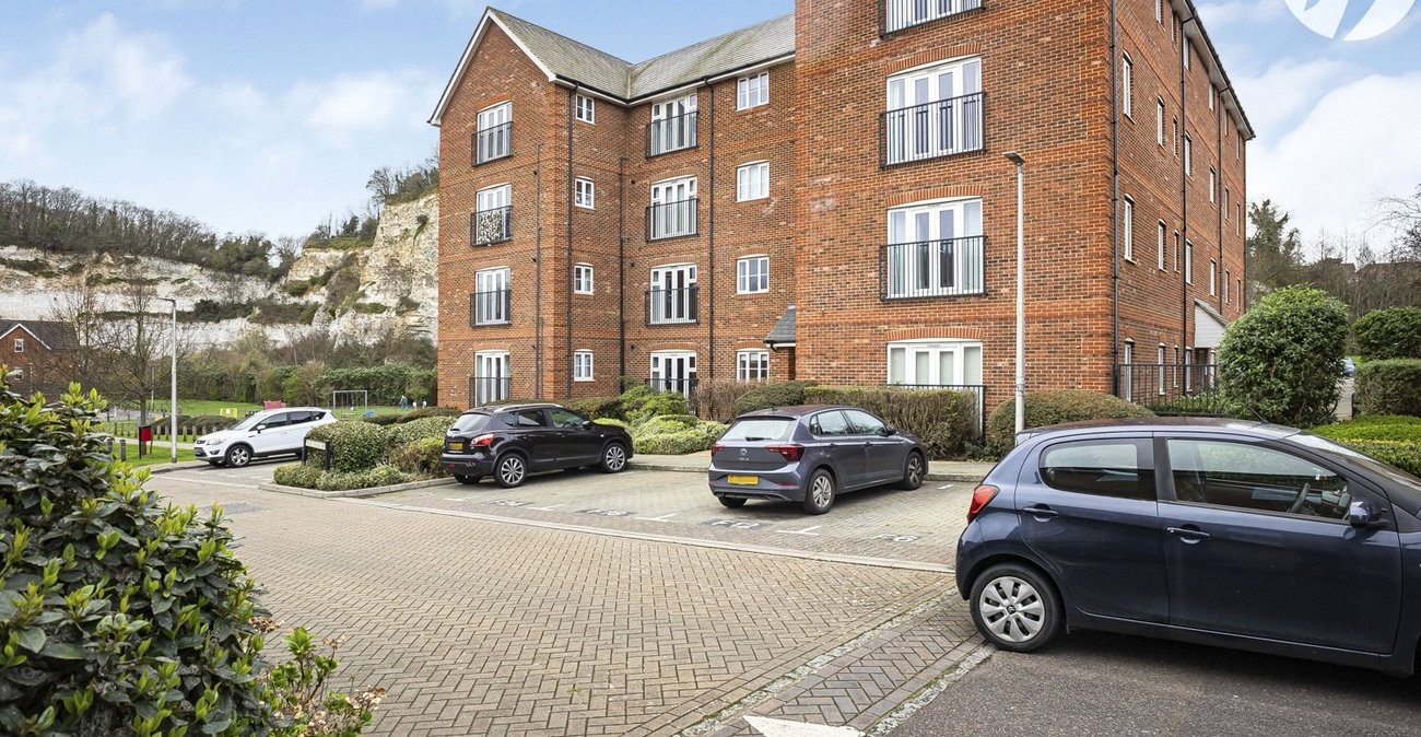 1 bedroom property for sale in Rochester | Robinson Michael & Jackson