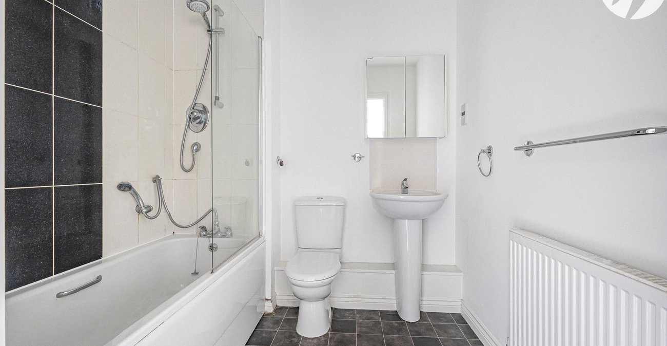 1 bedroom property for sale in Rochester | Robinson Michael & Jackson