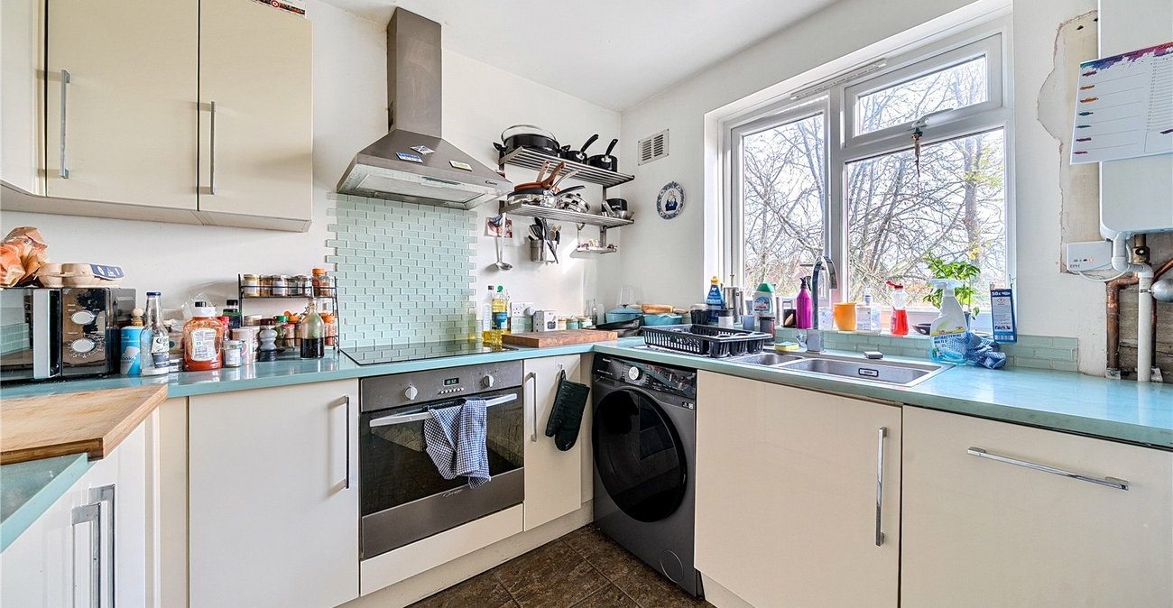 2 bedroom property for sale in London | Robinson Jackson