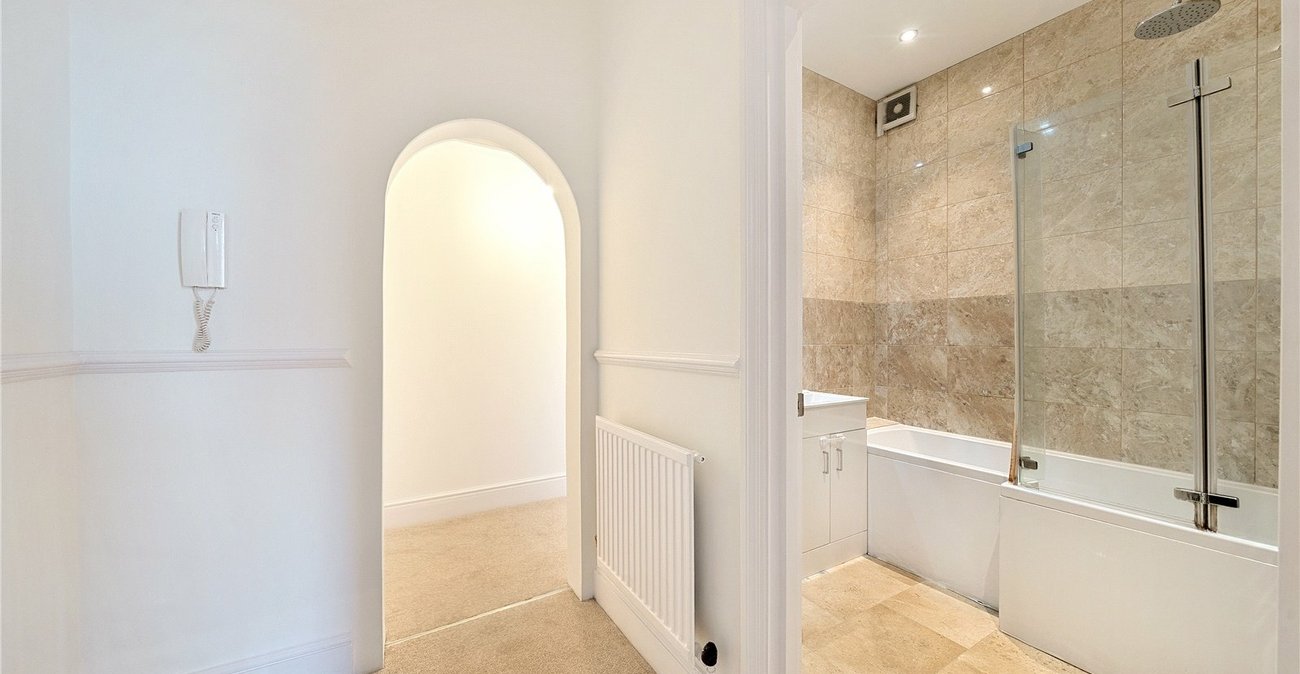 1 bedroom property for sale in Sydenham | Robinson Jackson