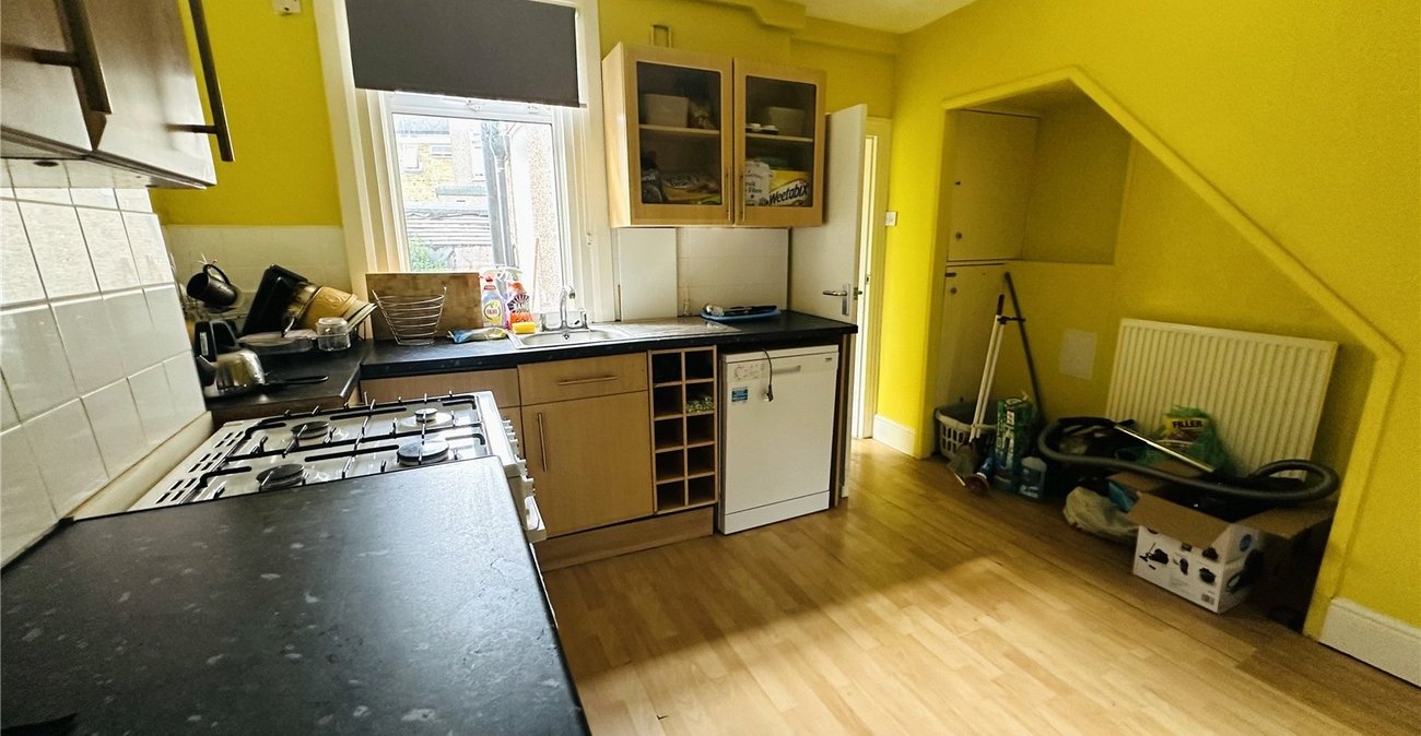 2 bedroom house for sale in London | Robinson Jackson